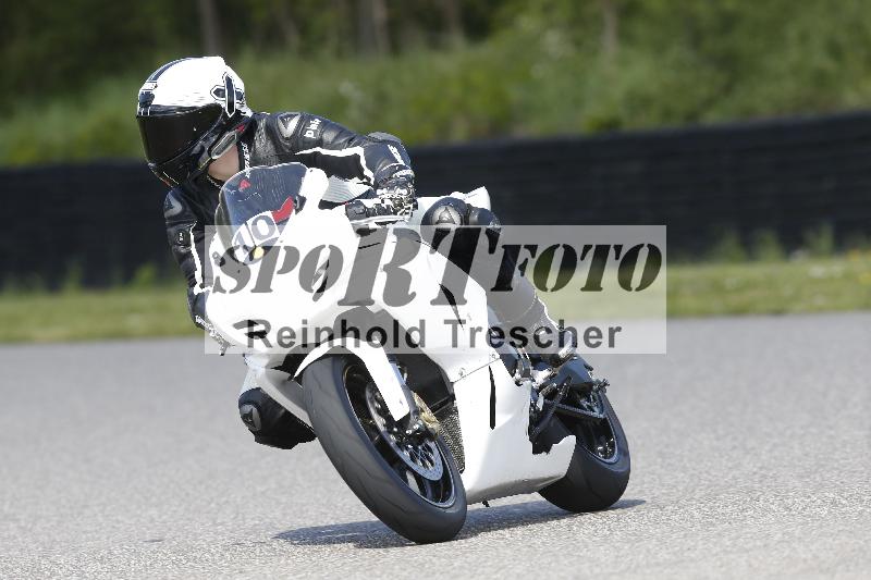 Archiv-2025/09 22.04.2025 Cornu Master School ADR/rot-rouge/10